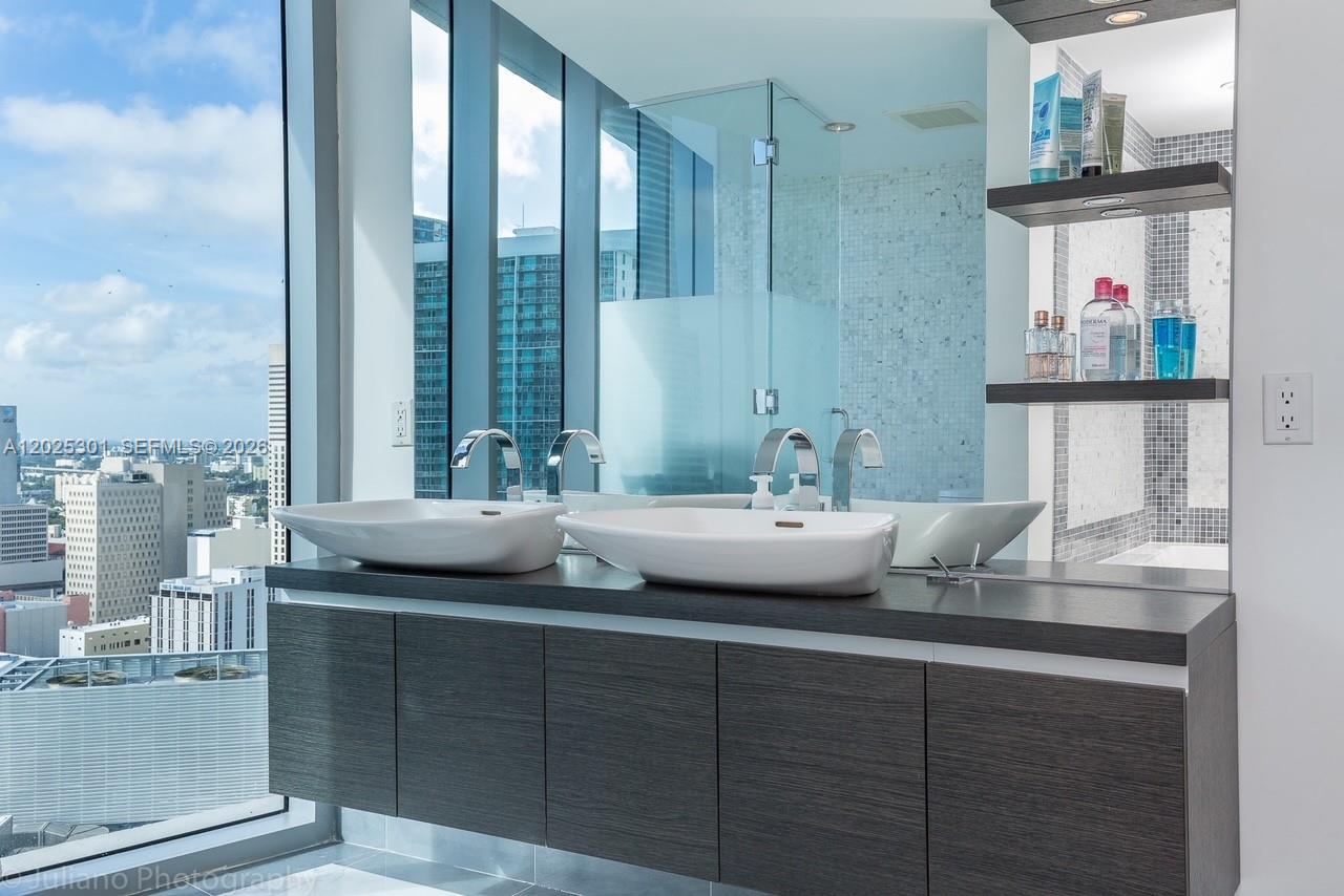 200 Biscayne Boulevard Way