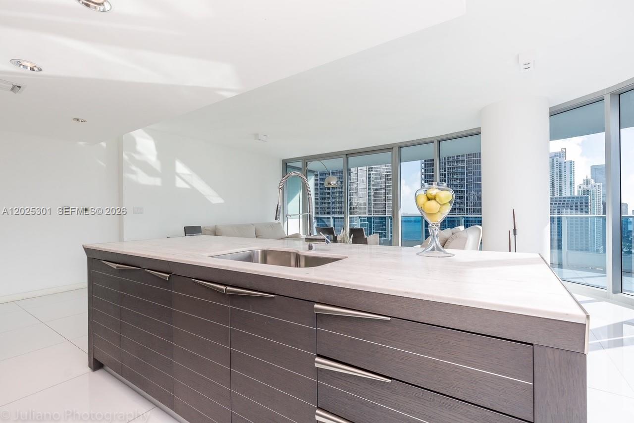 200 Biscayne Boulevard Way