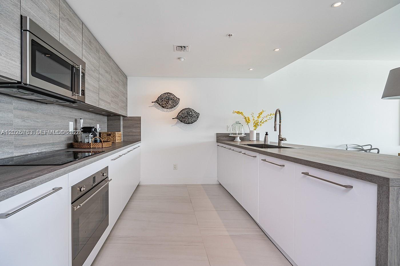 400 Sunny Isles Boulevard