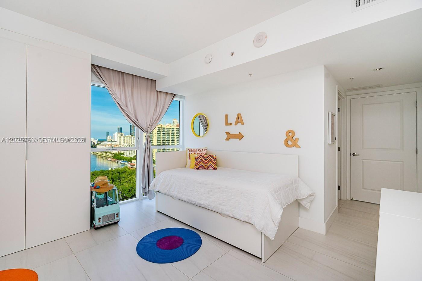 400 Sunny Isles Boulevard