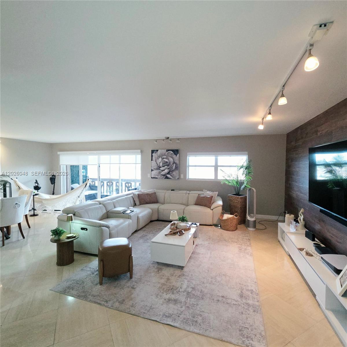 800 NE 195th Street