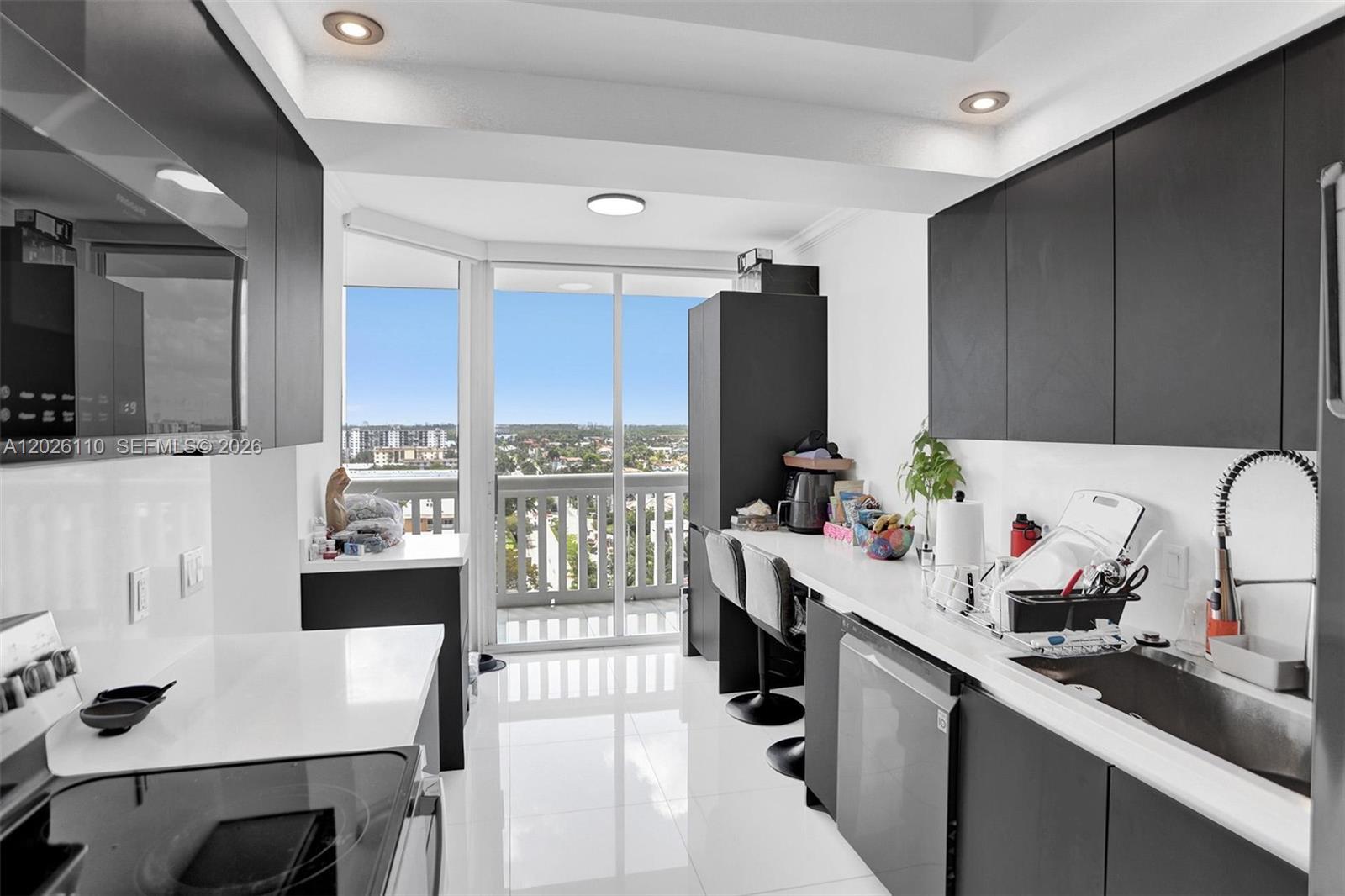 2000 Island Boulevard