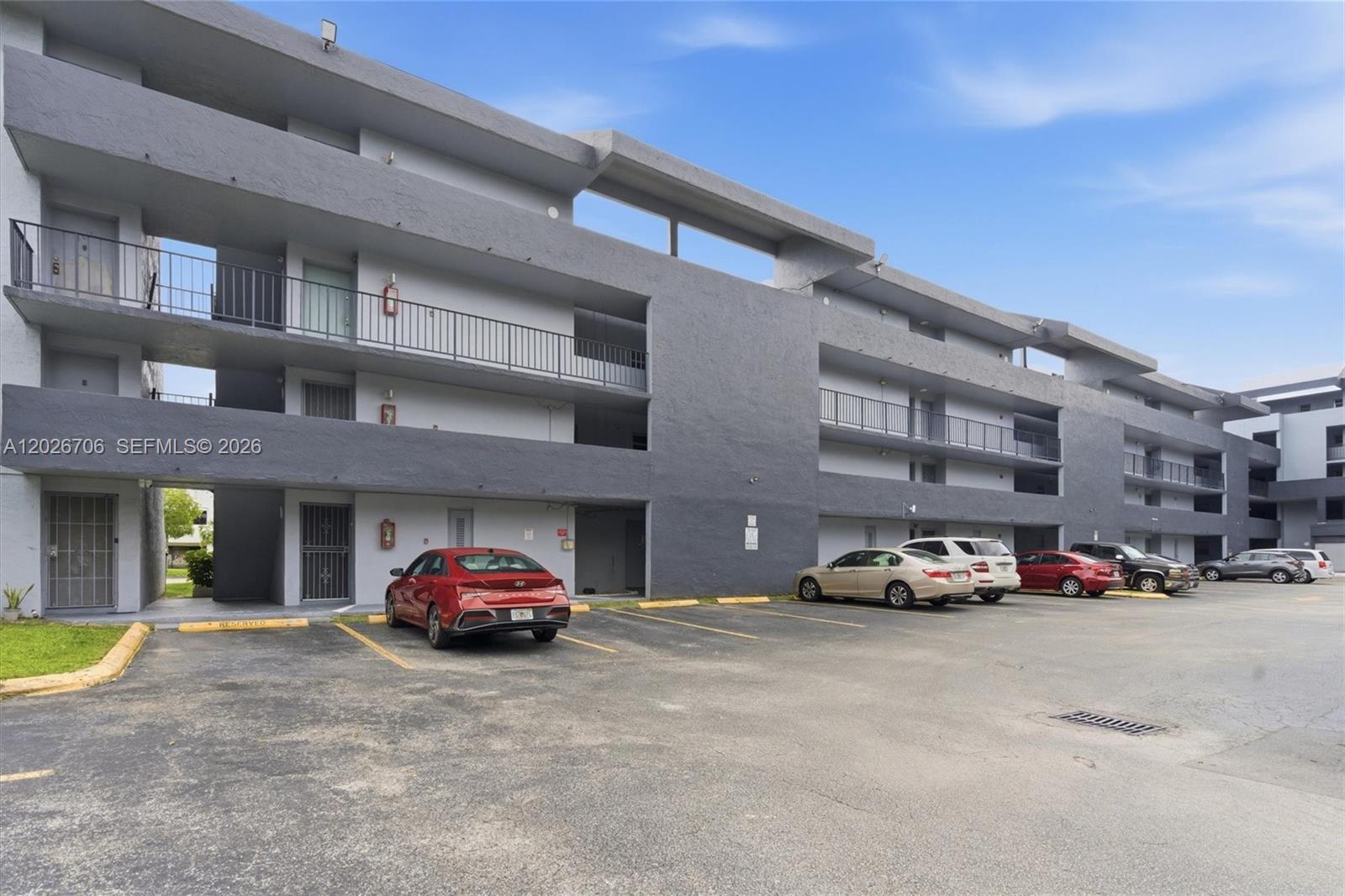 210 Fontainebleau Boulevard
