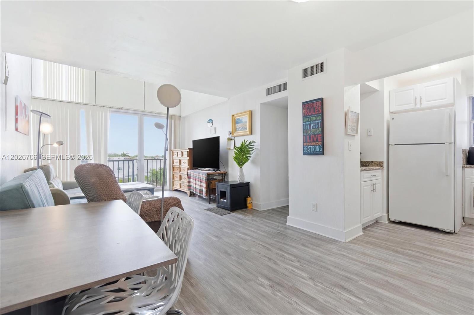 210 Fontainebleau Boulevard