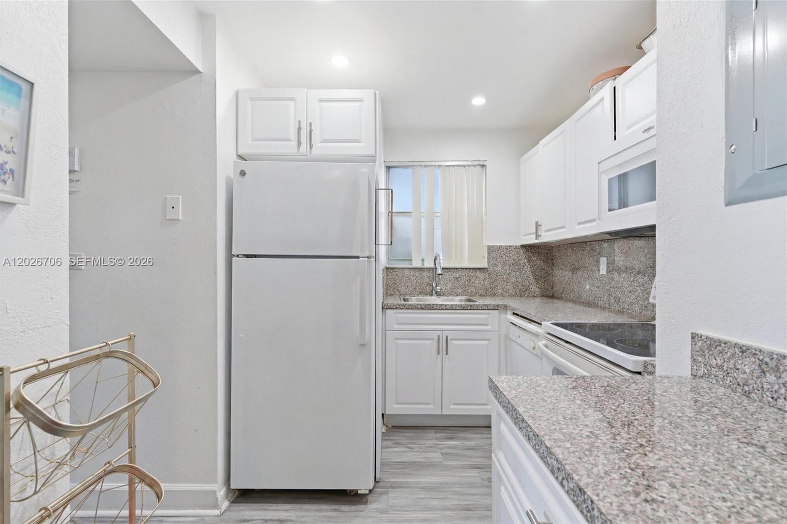 210 Fontainebleau Boulevard