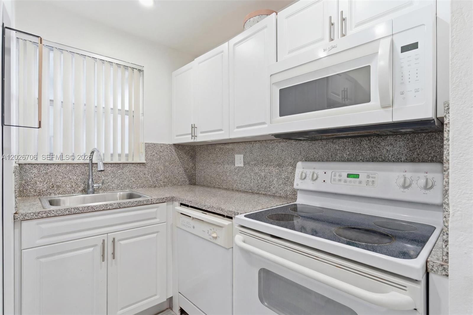 210 Fontainebleau Boulevard