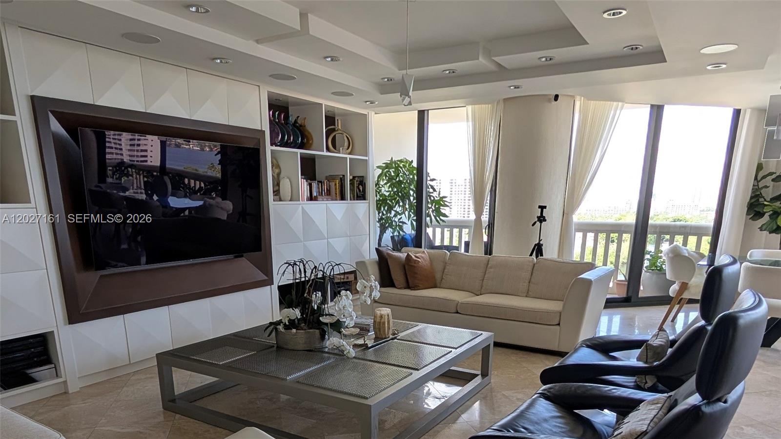 2000 Island Boulevard