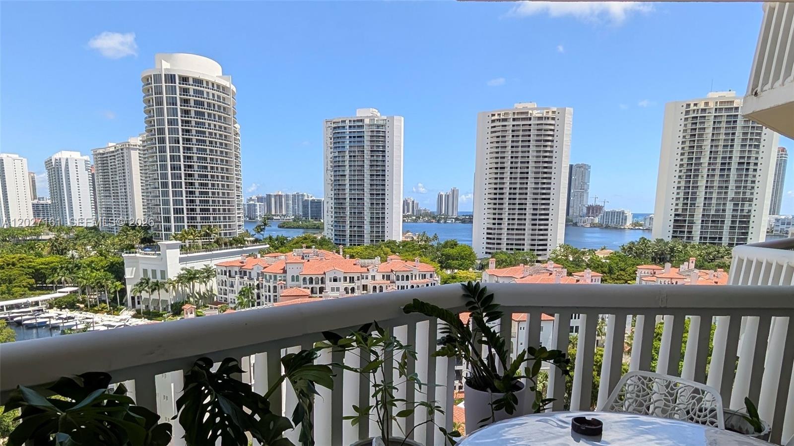 2000 Island Boulevard