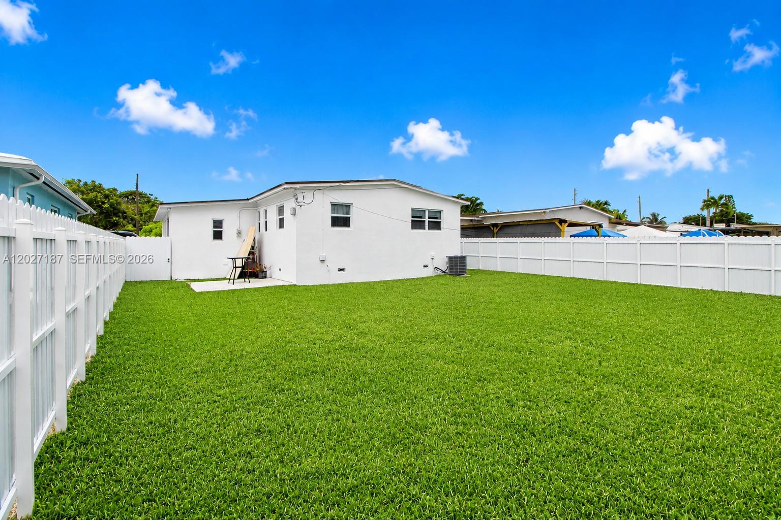 6748 SW 38th Street