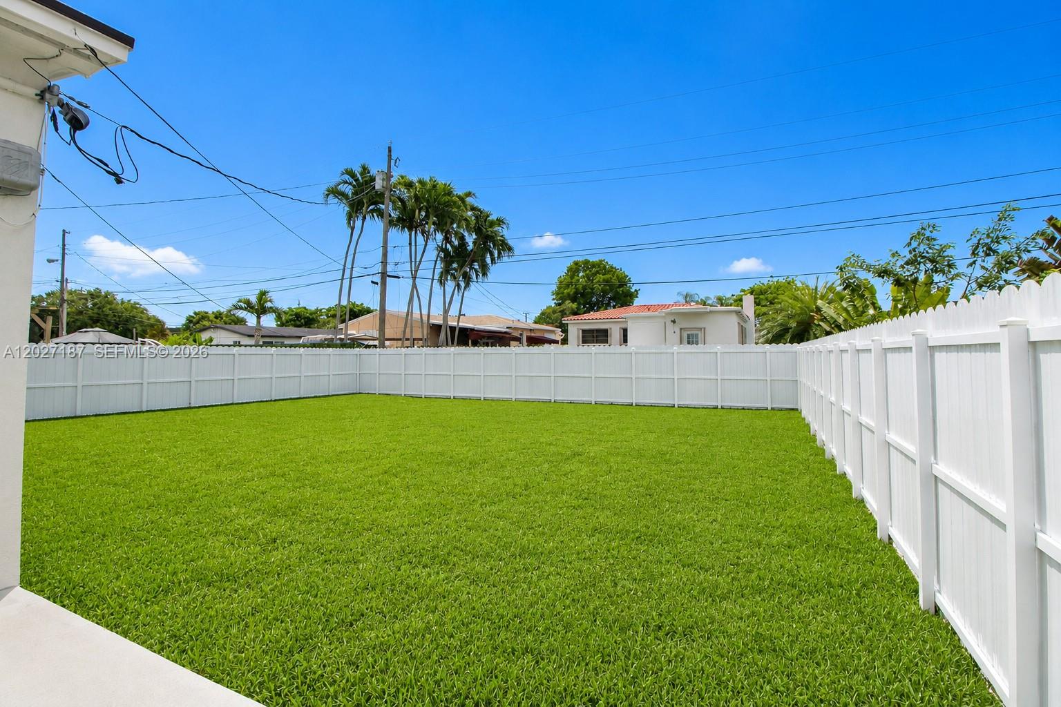 6748 SW 38th Street