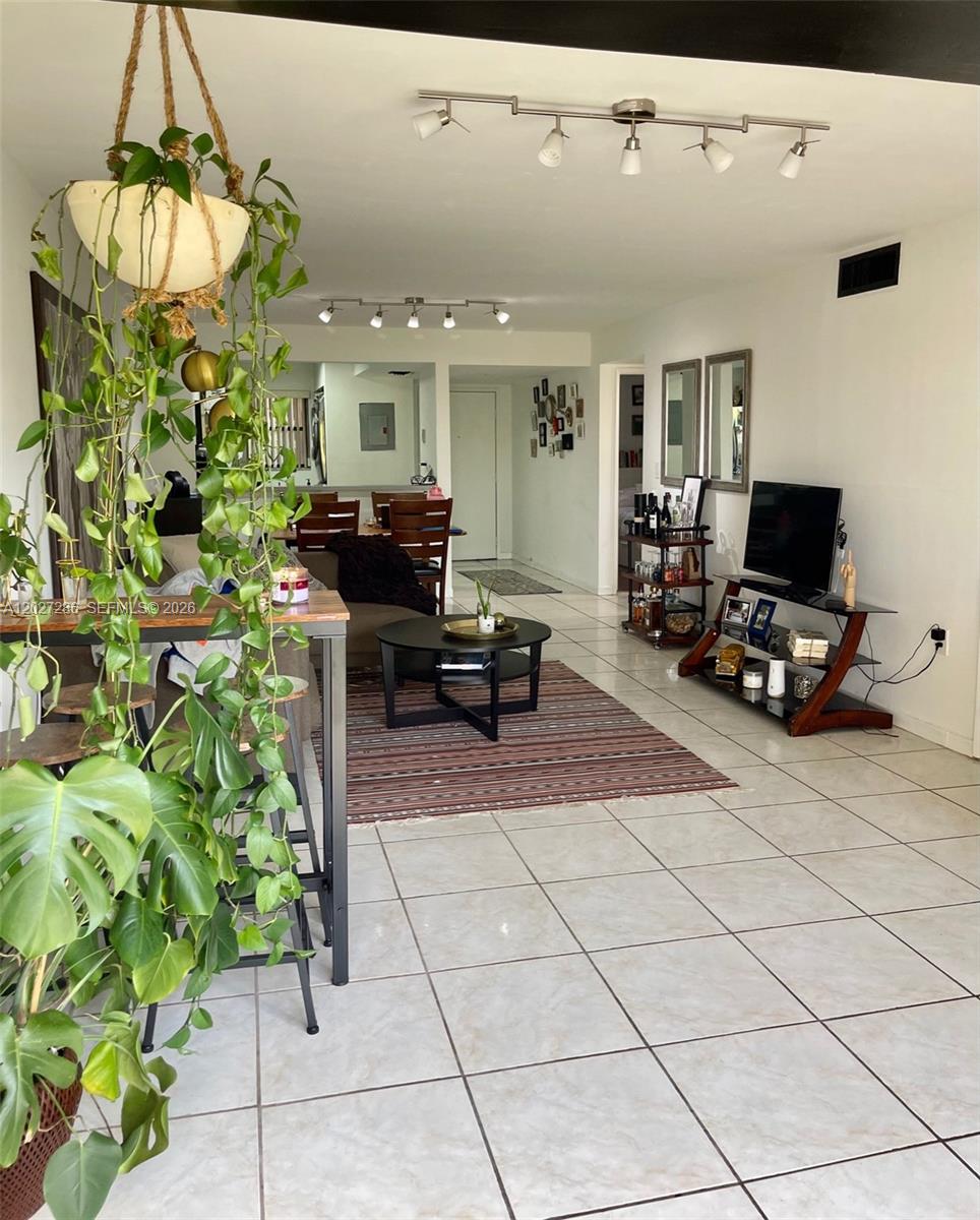 10253 NW 9th Street Circle