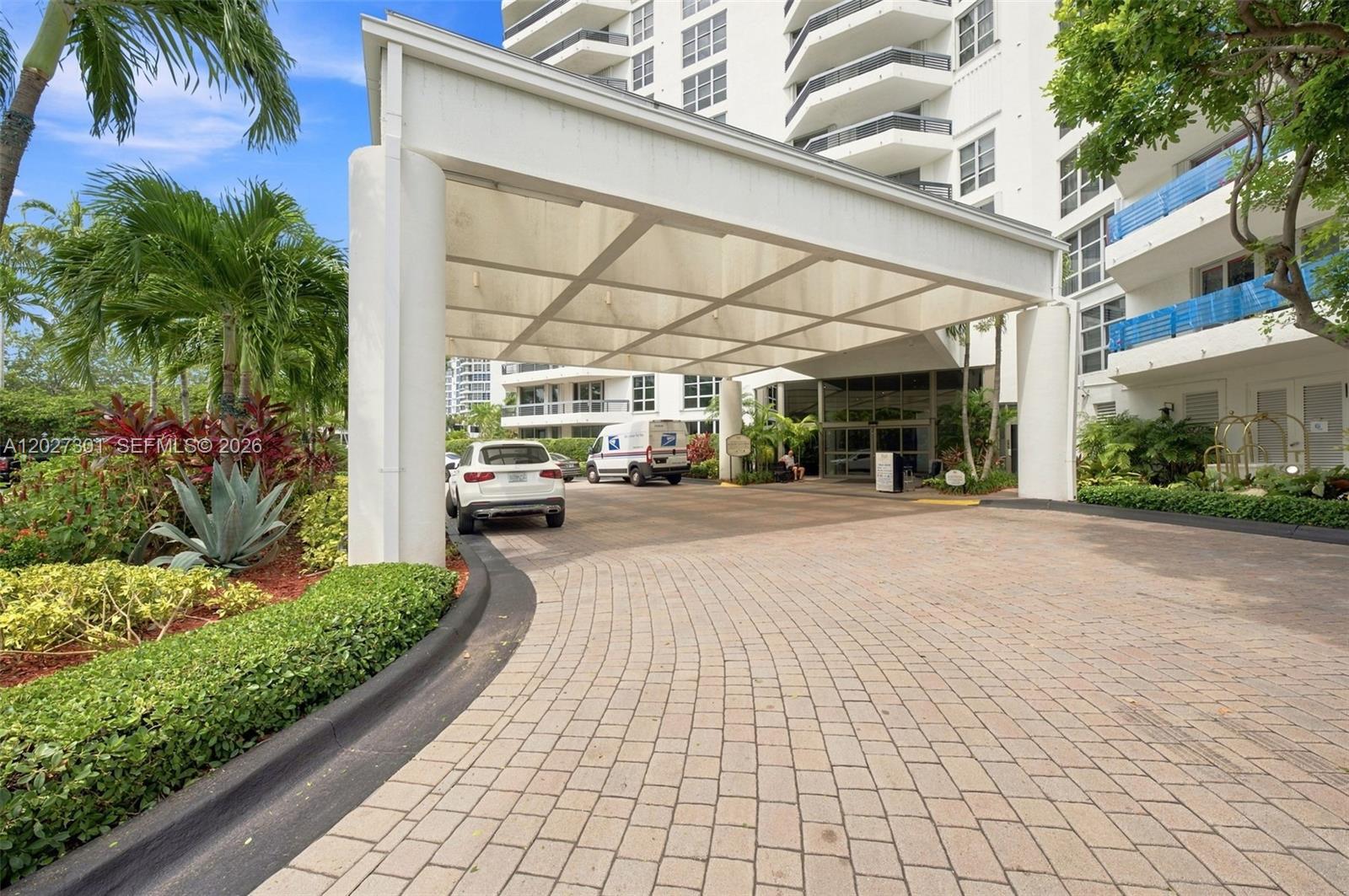 3500 Mystic Pointe Drive