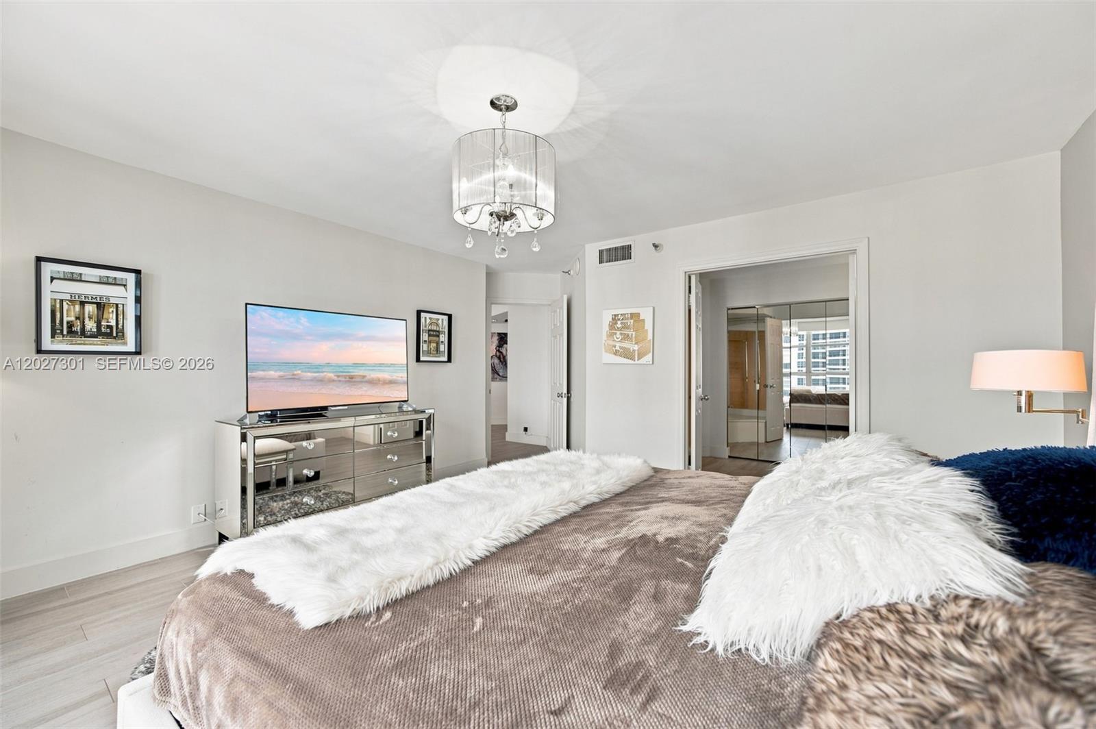 3500 Mystic Pointe Drive