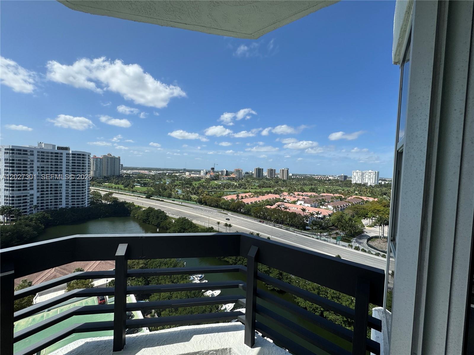 3500 Mystic Pointe Drive