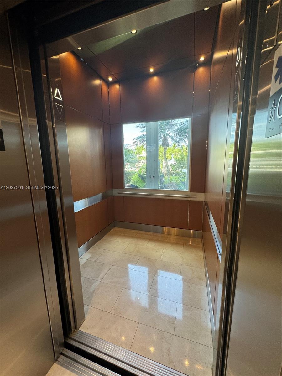 3500 Mystic Pointe Drive