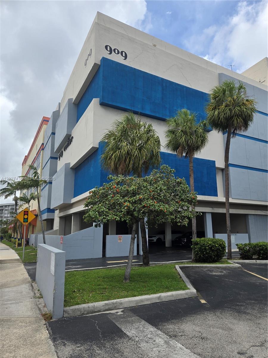 909 N Miami Beach Boulevard