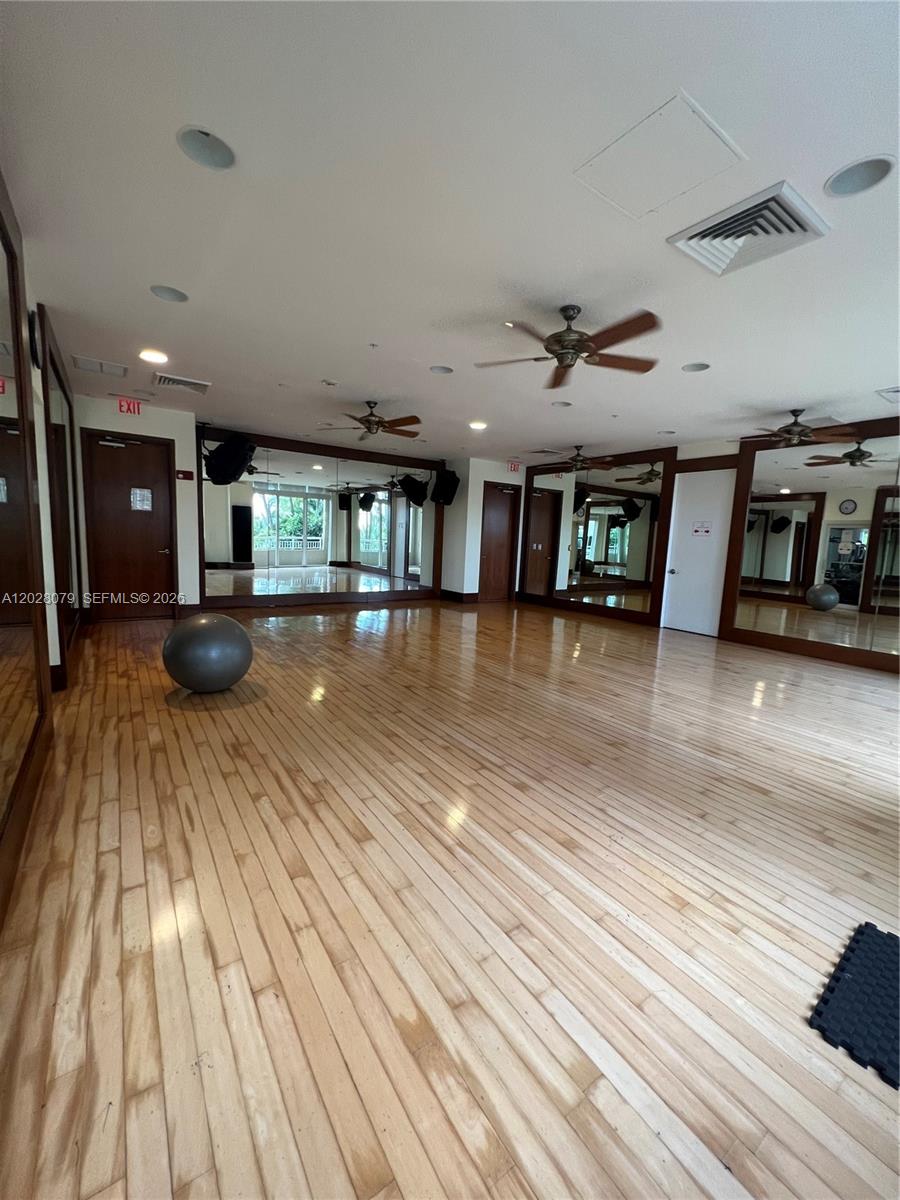 19501 W Country Club Drive