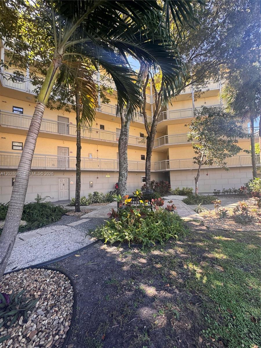 8290 Lake Drive