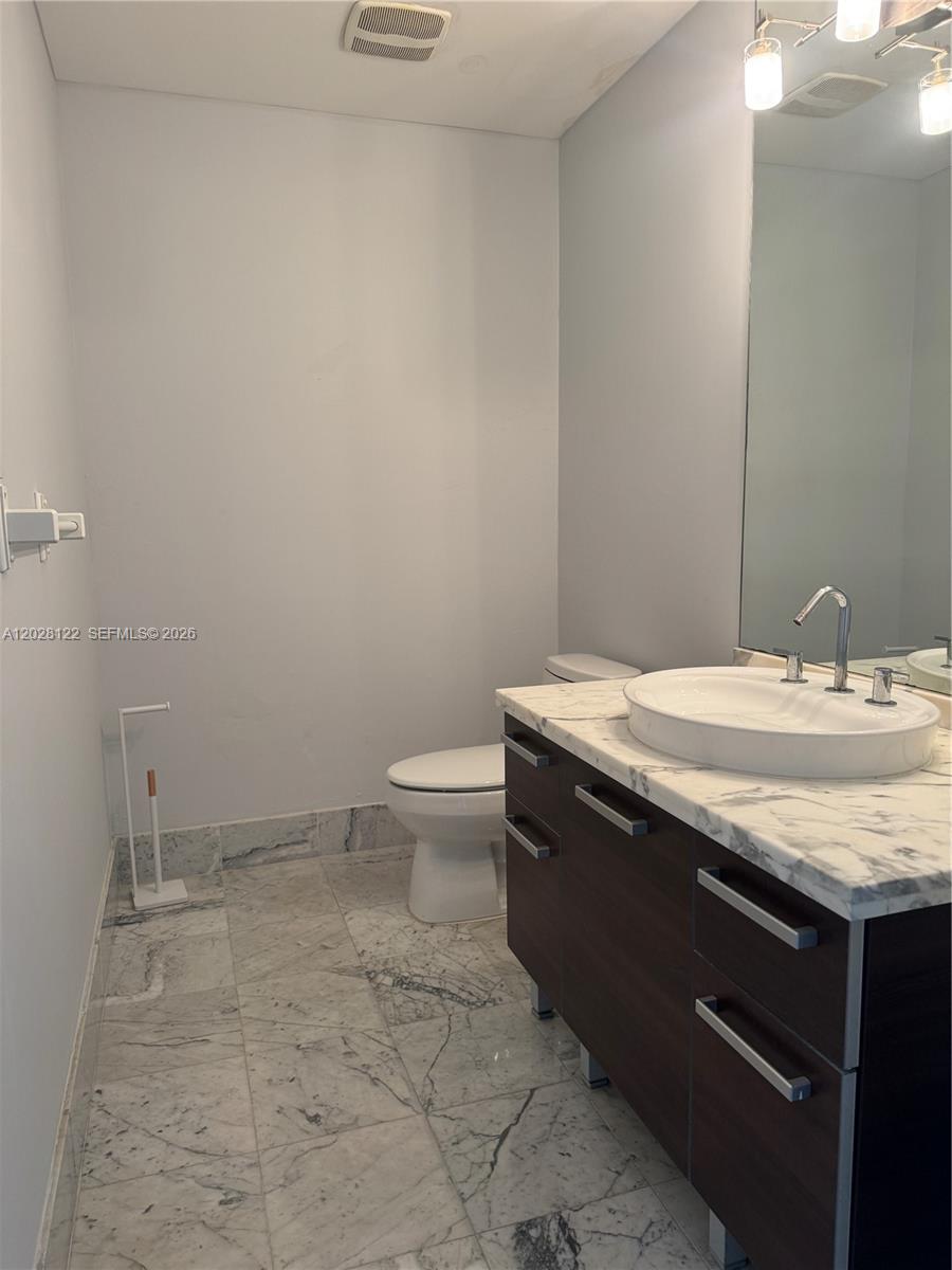 253 NE 2nd Street
