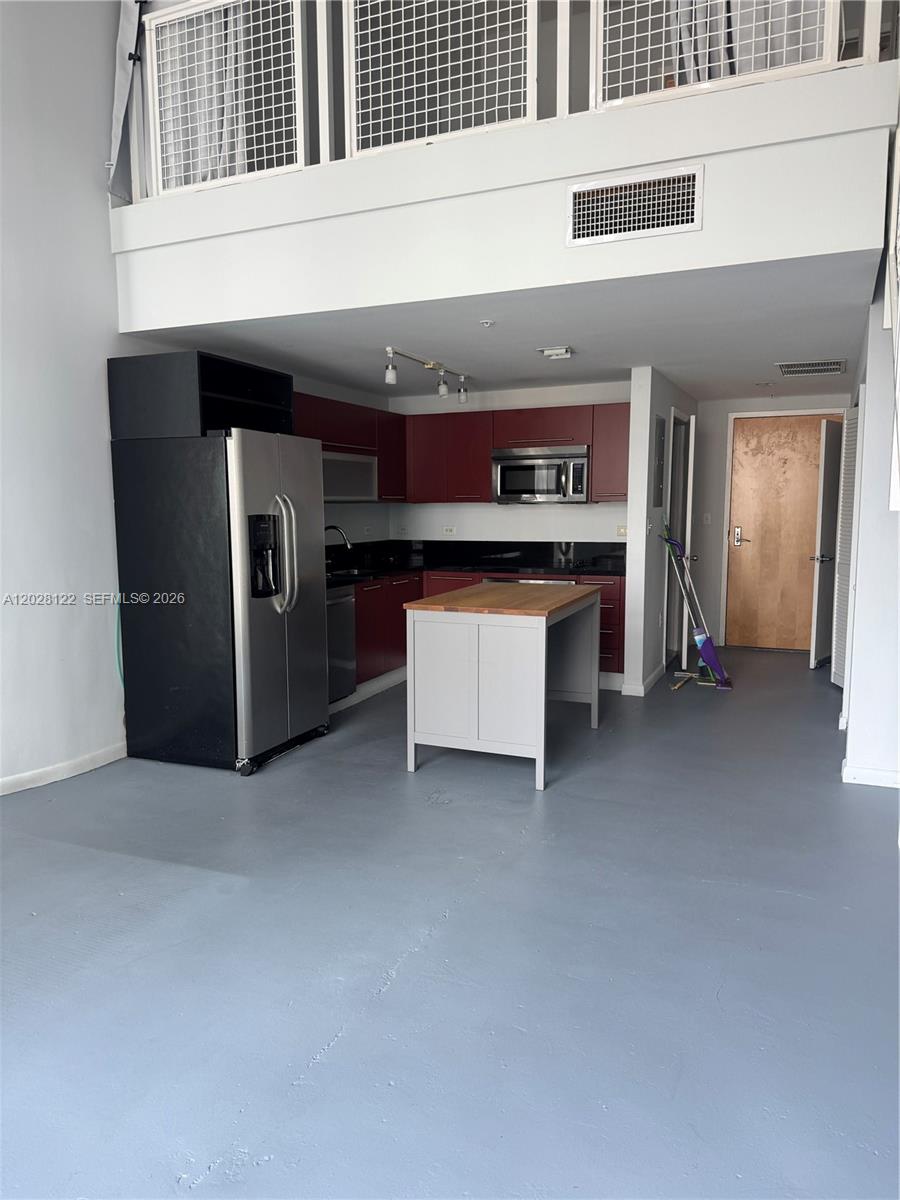 253 NE 2nd Street