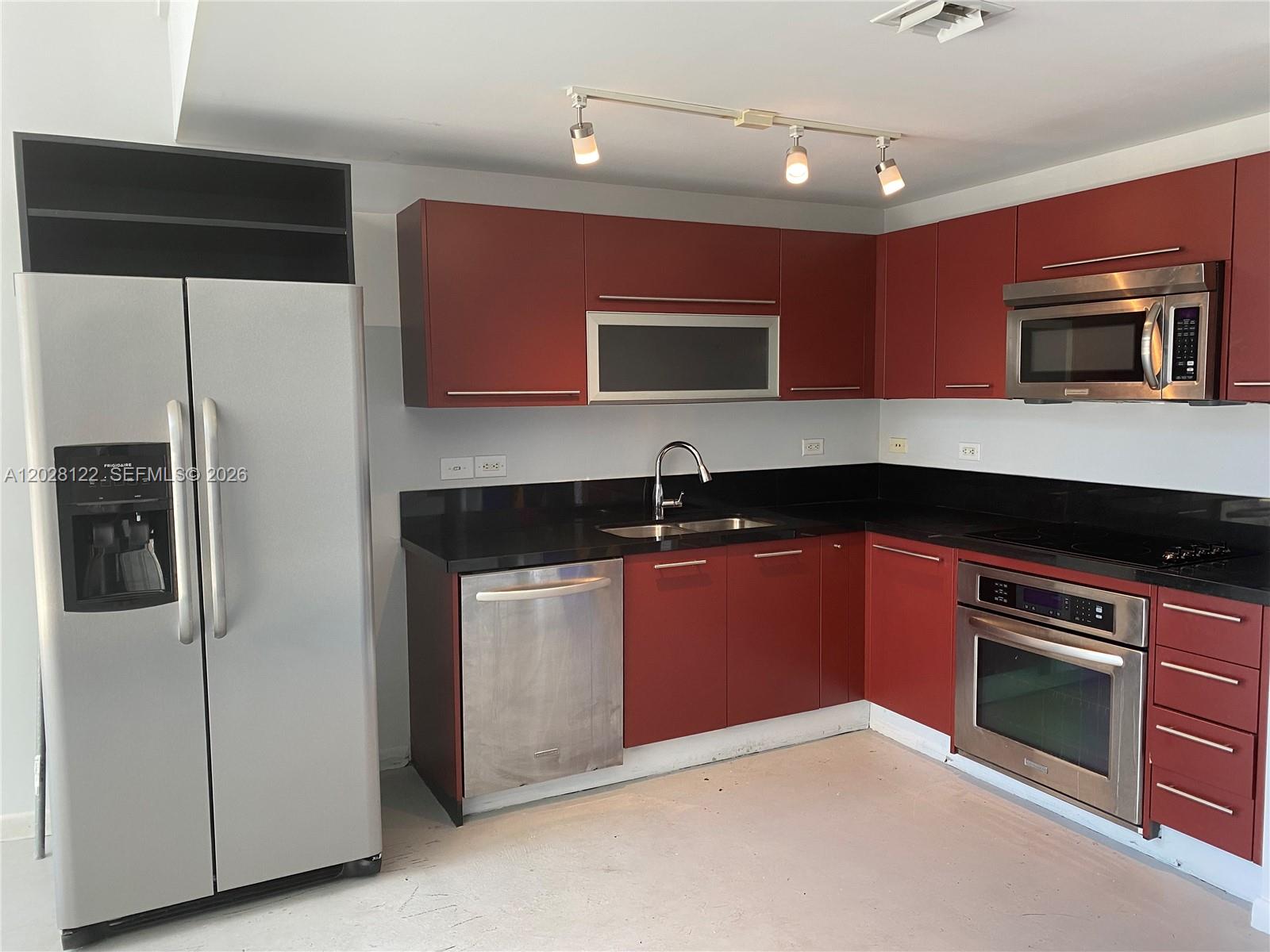253 NE 2nd Street