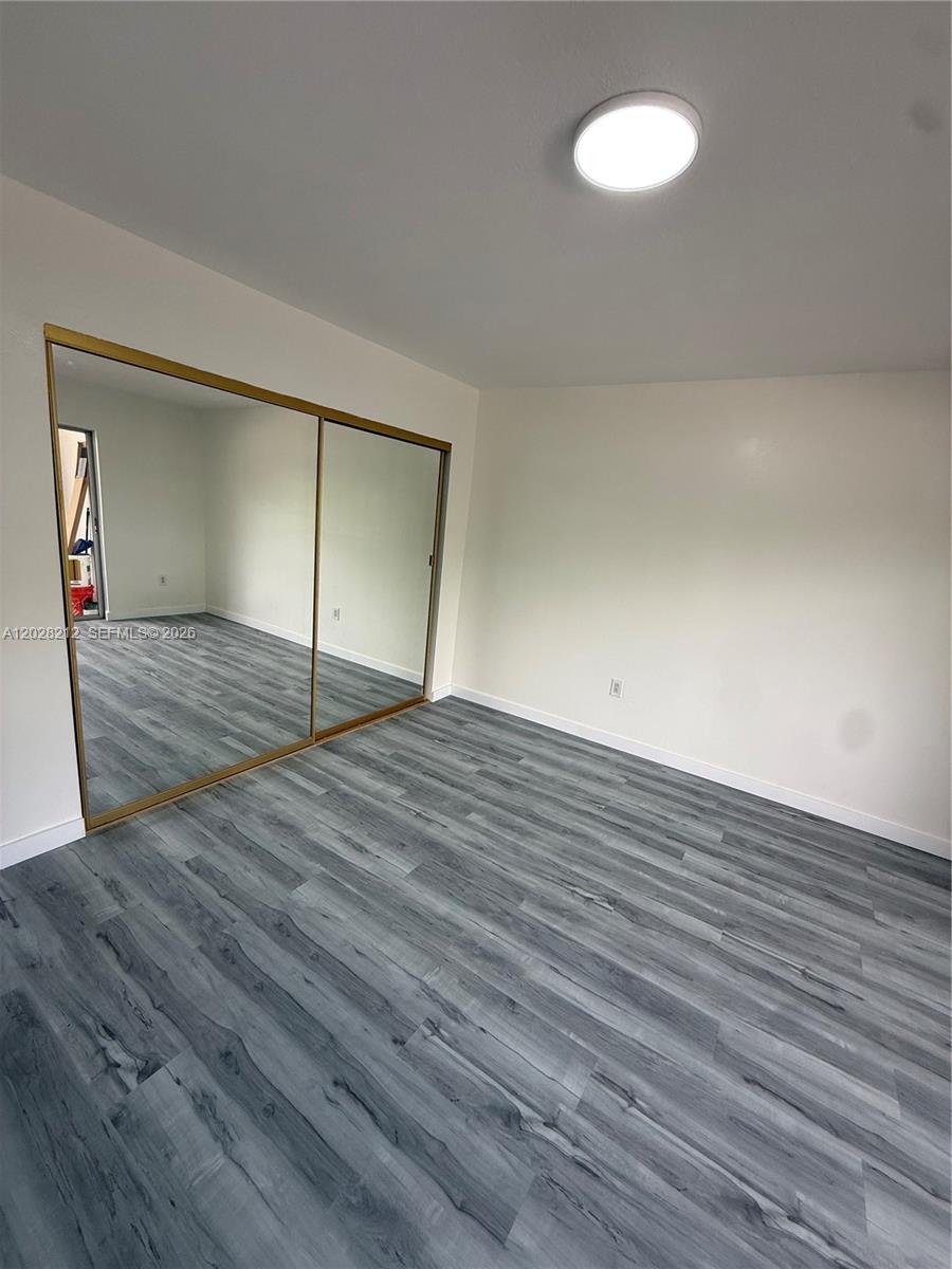 1555 W 44th Place