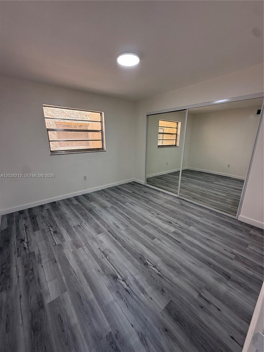 1555 W 44th Place