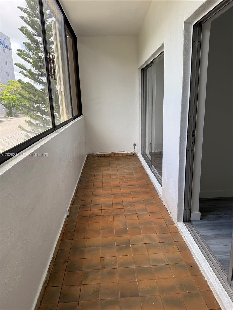1555 W 44th Place