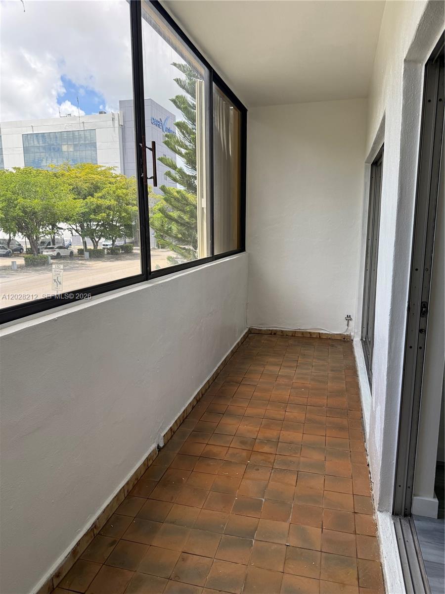 1555 W 44th Place