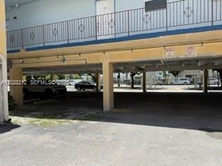 1555 W 44th Place