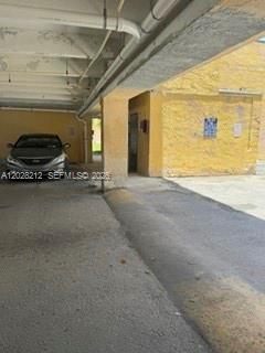 1555 W 44th Place