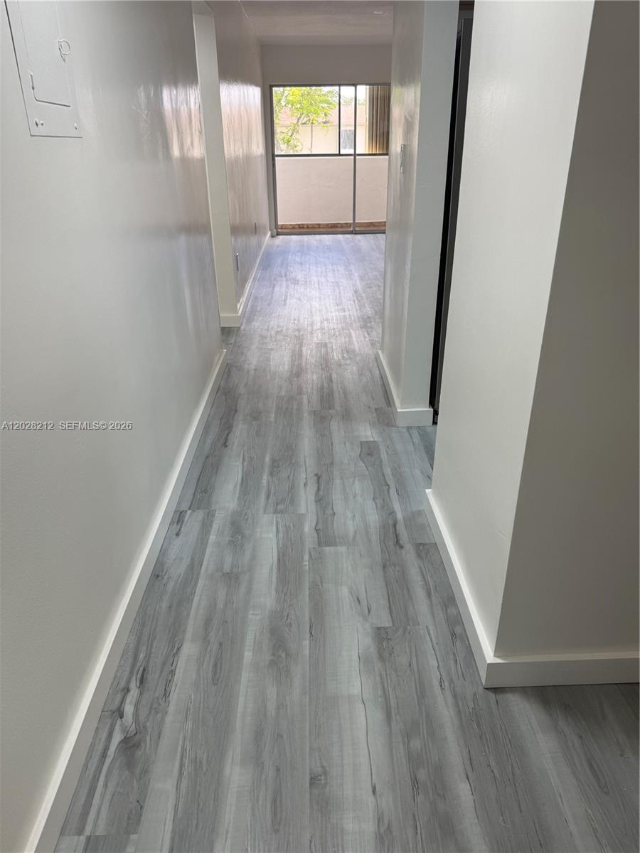 1555 W 44th Place