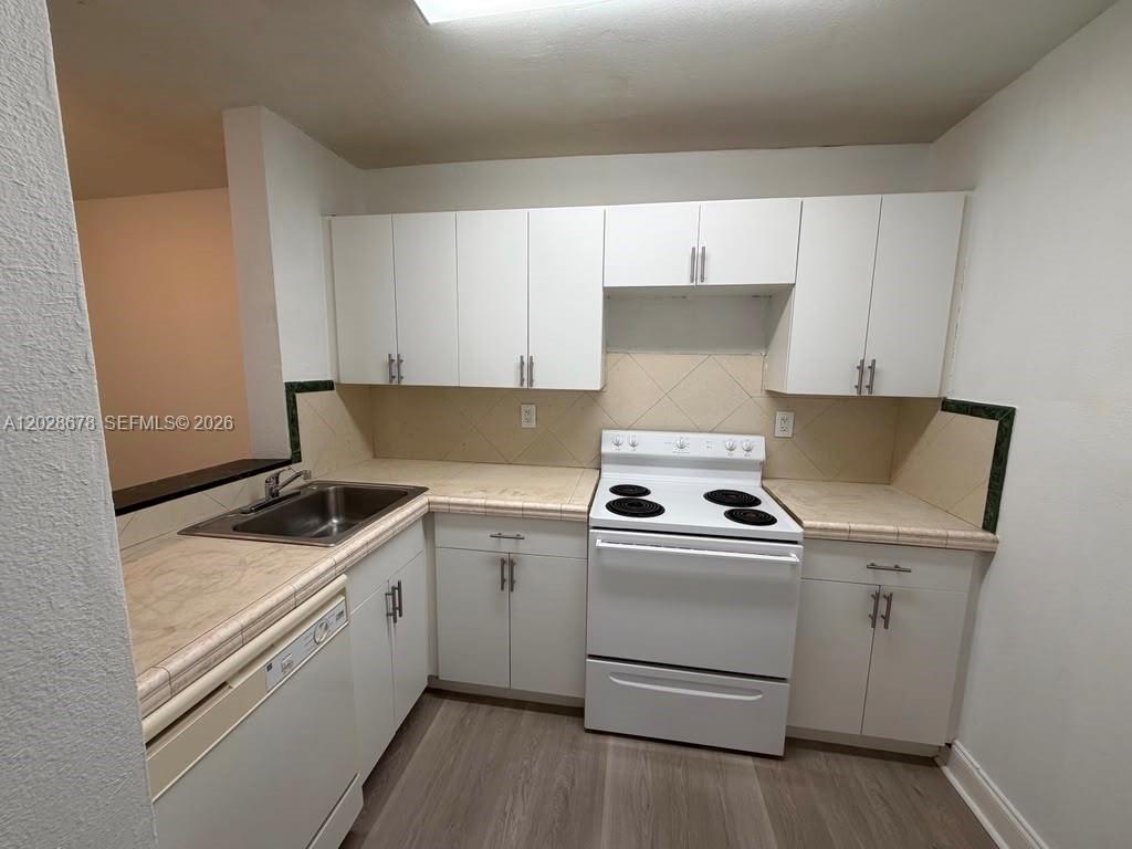 492 NW 165th St Road
