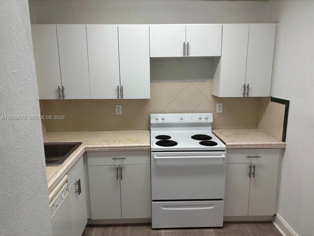492 NW 165th St Road