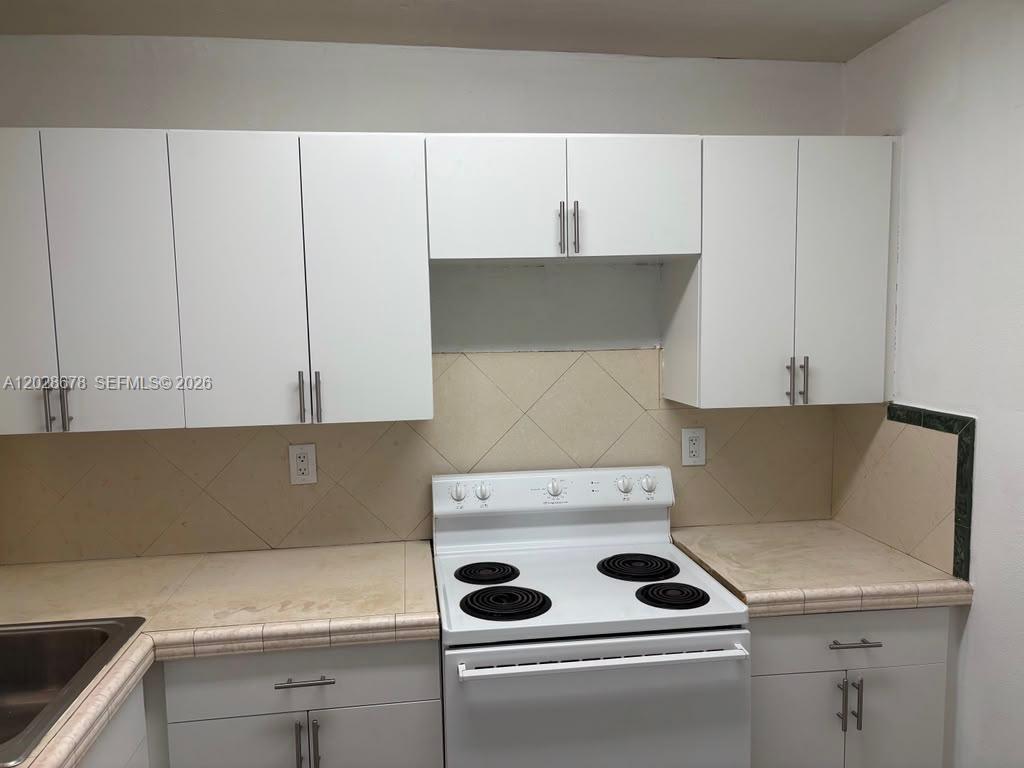 492 NW 165th St Road