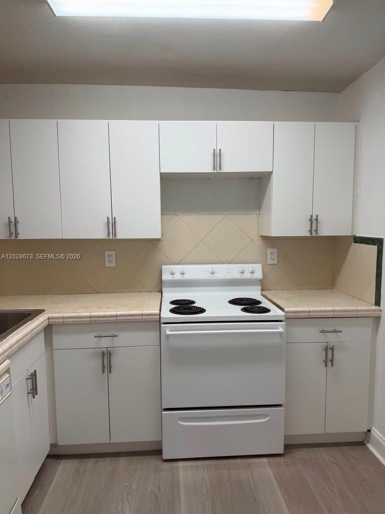 492 NW 165th St Road