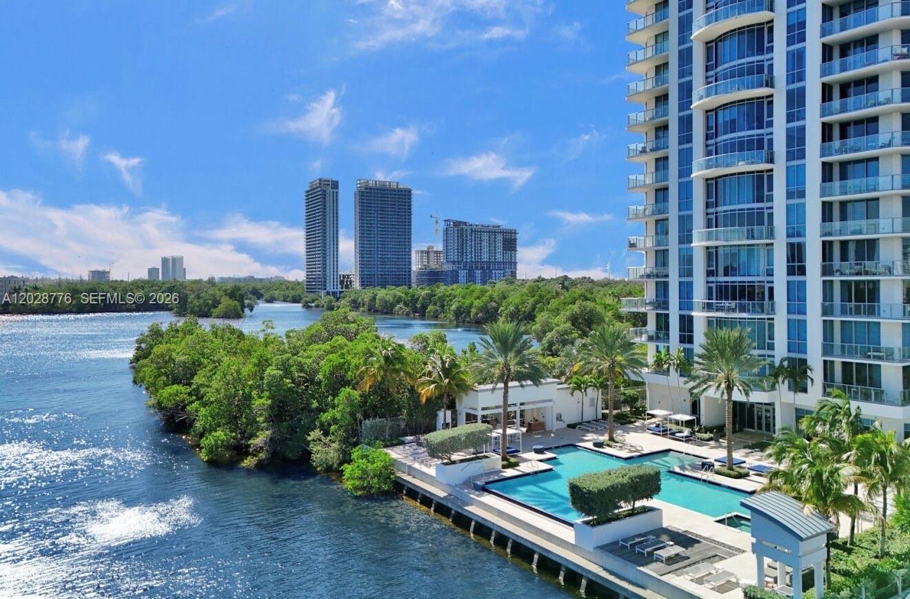 17111 Biscayne Boulevard
