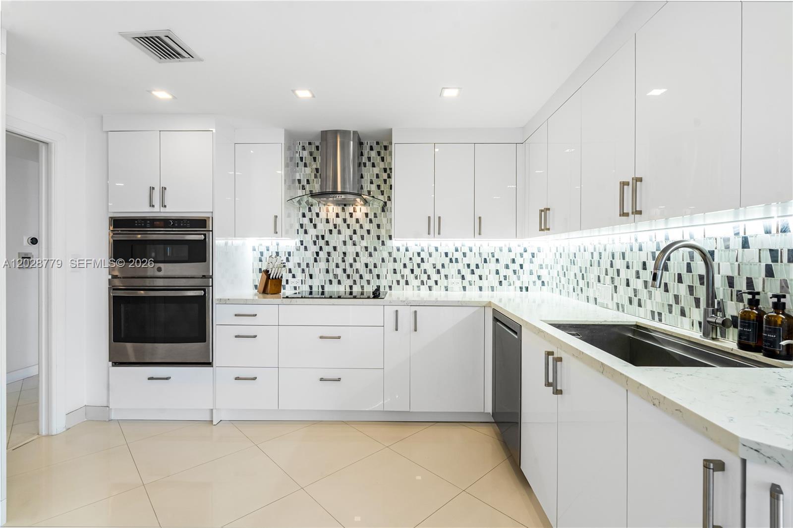 2800 Island Boulevard