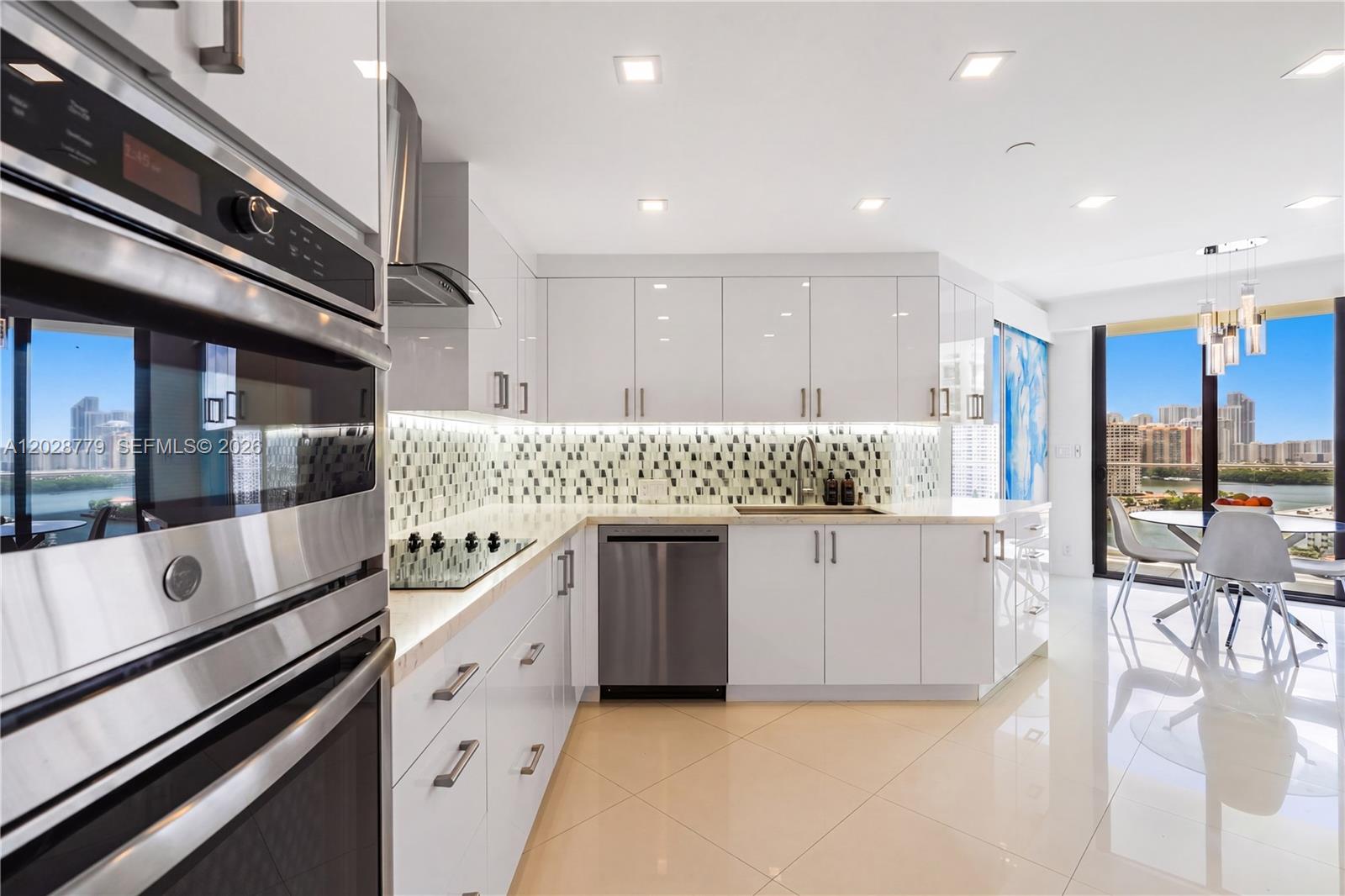 2800 Island Boulevard