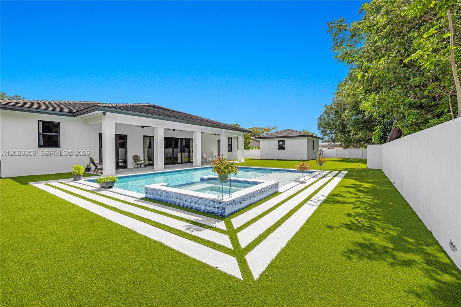 152 NW 165th Street