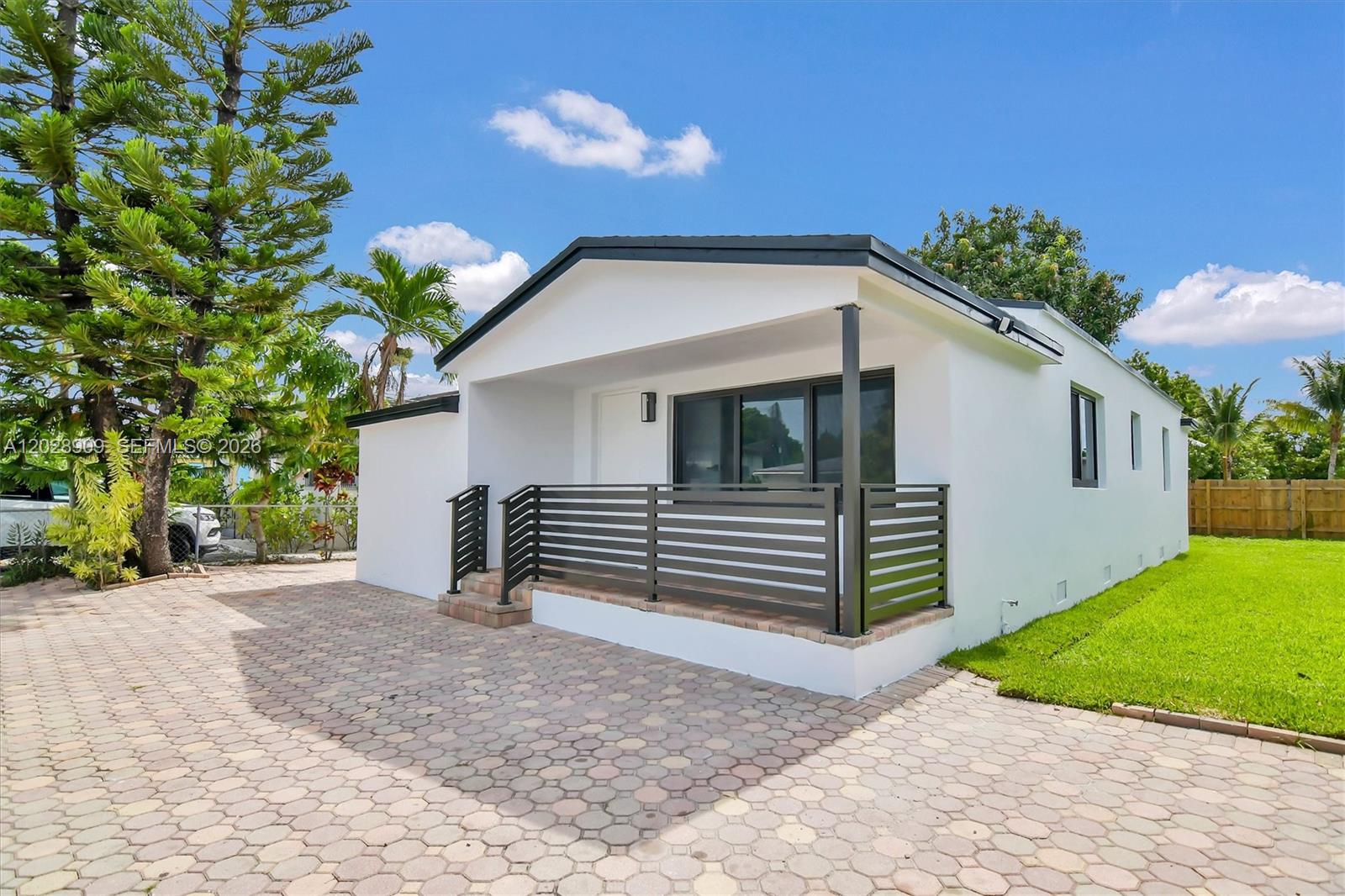 85 SW 30th Avenue