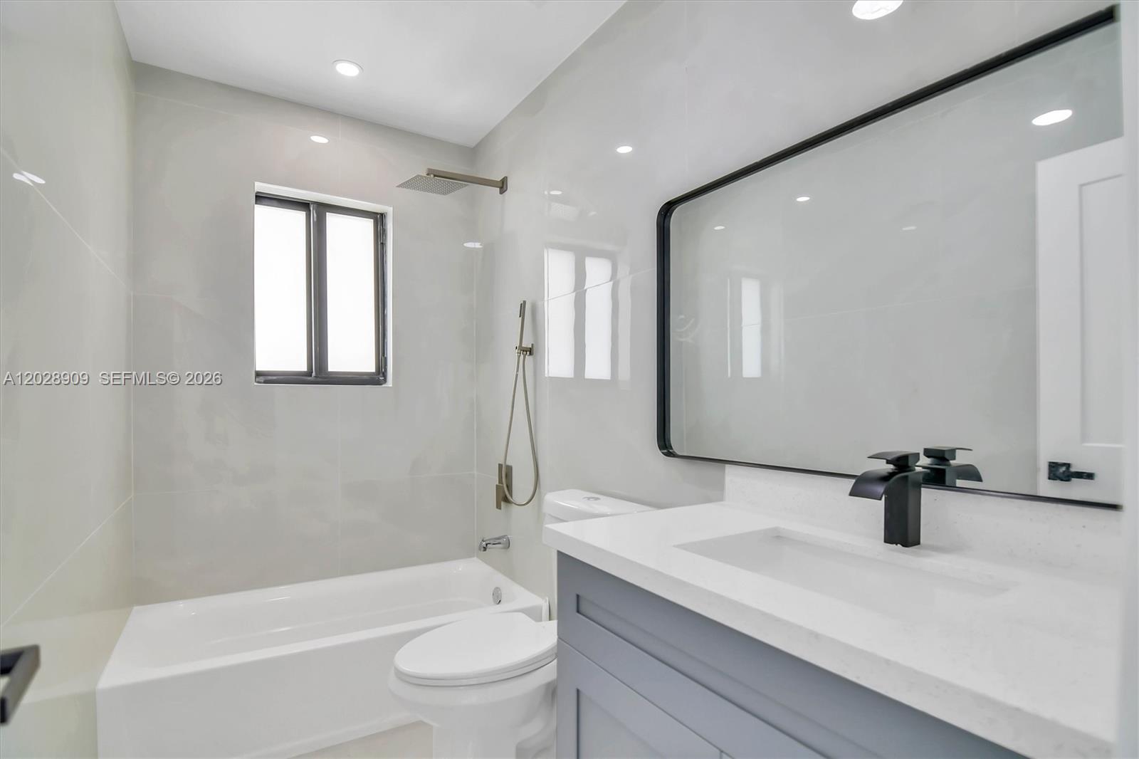 85 SW 30th Avenue