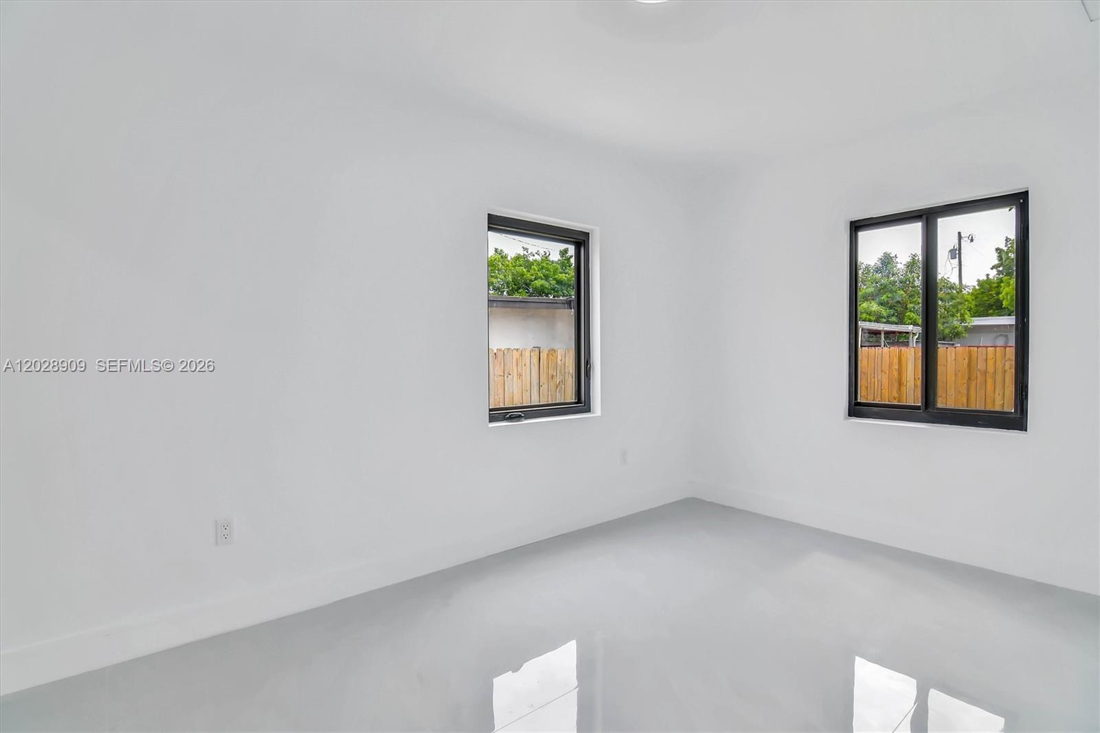 85 SW 30th Avenue