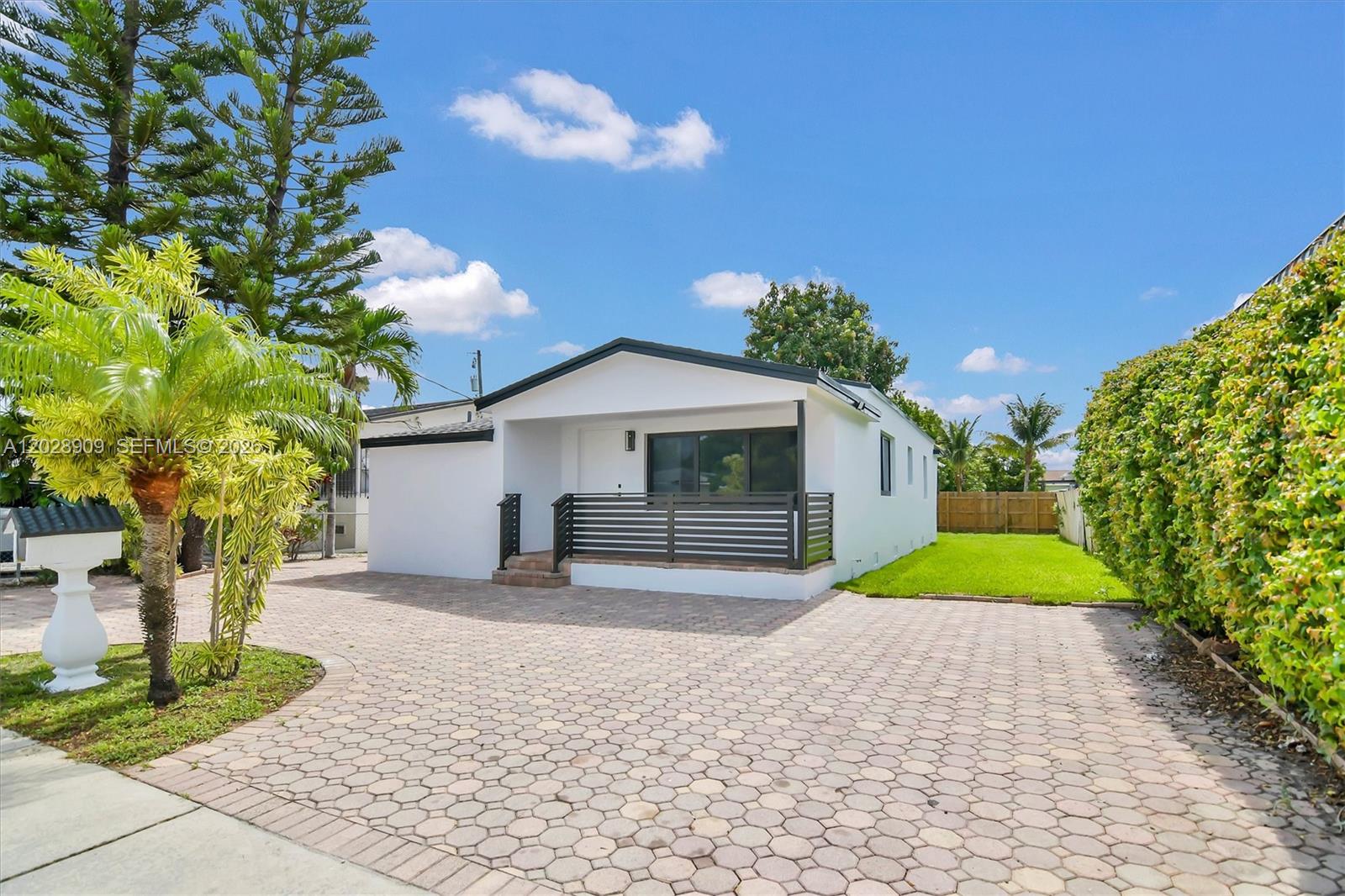 85 SW 30th Avenue