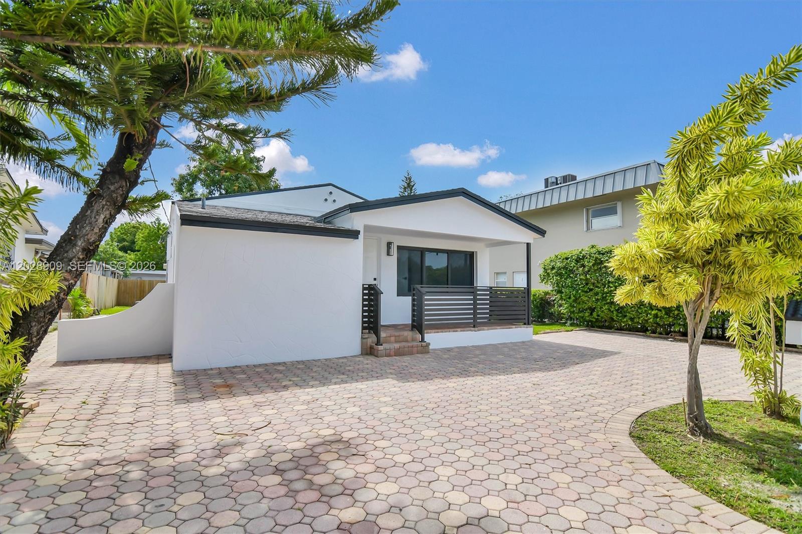 85 SW 30th Avenue