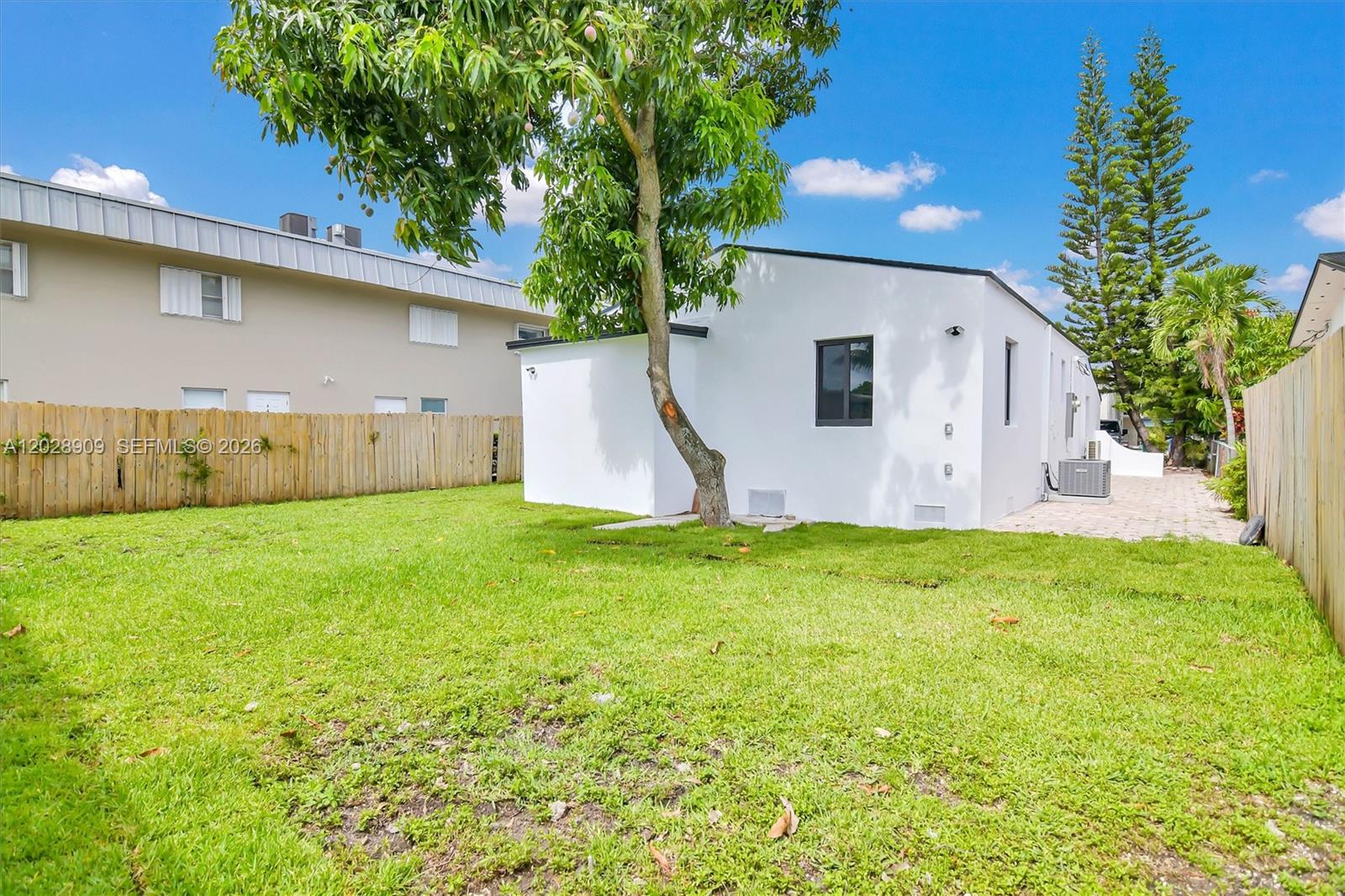 85 SW 30th Avenue