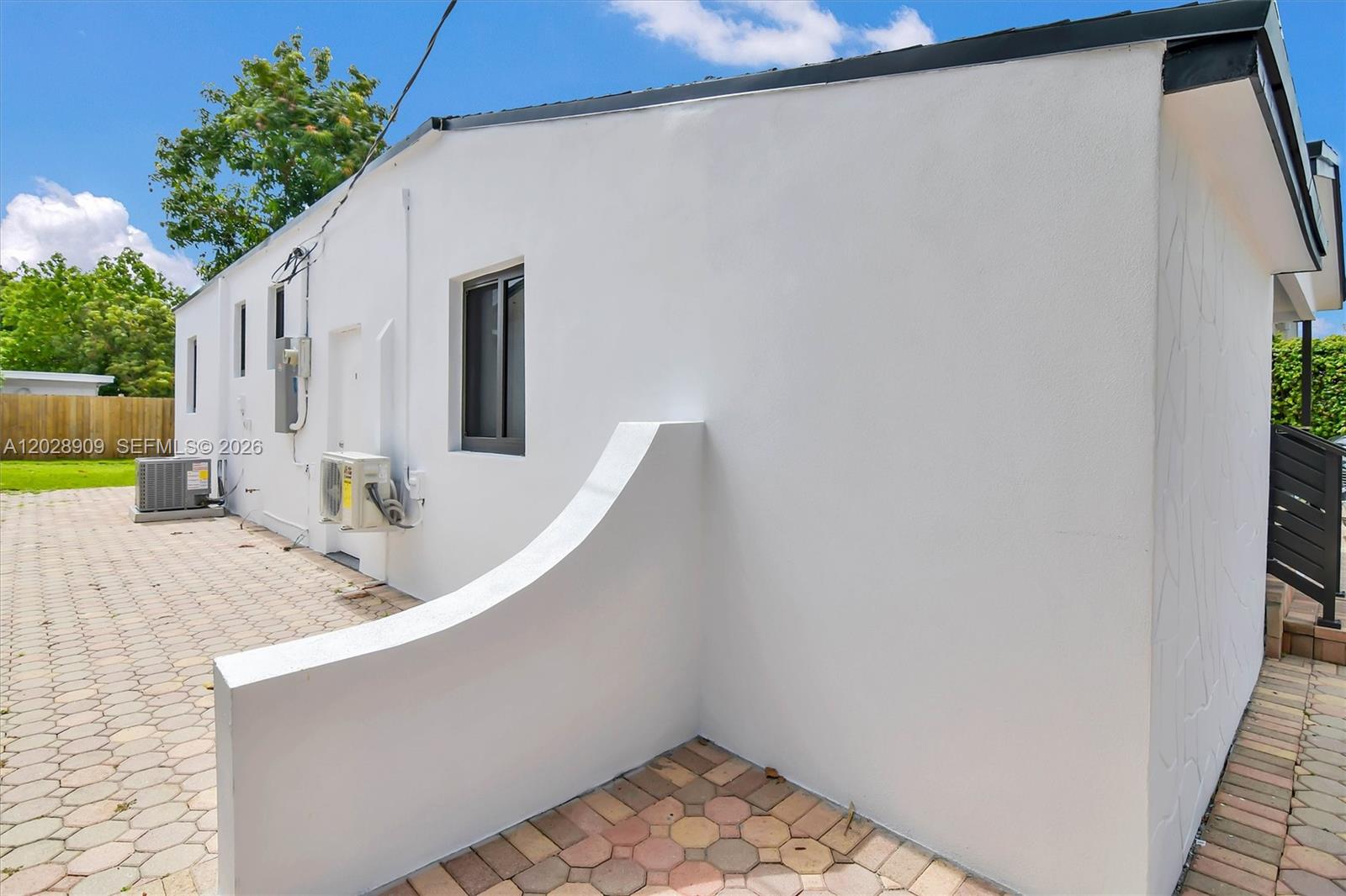 85 SW 30th Avenue