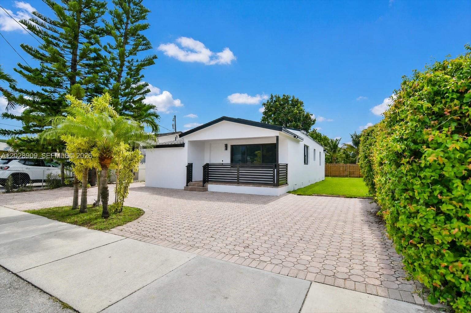 85 SW 30th Avenue