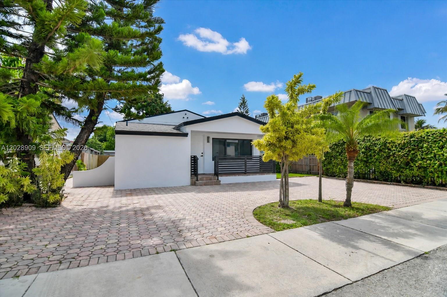 85 SW 30th Avenue