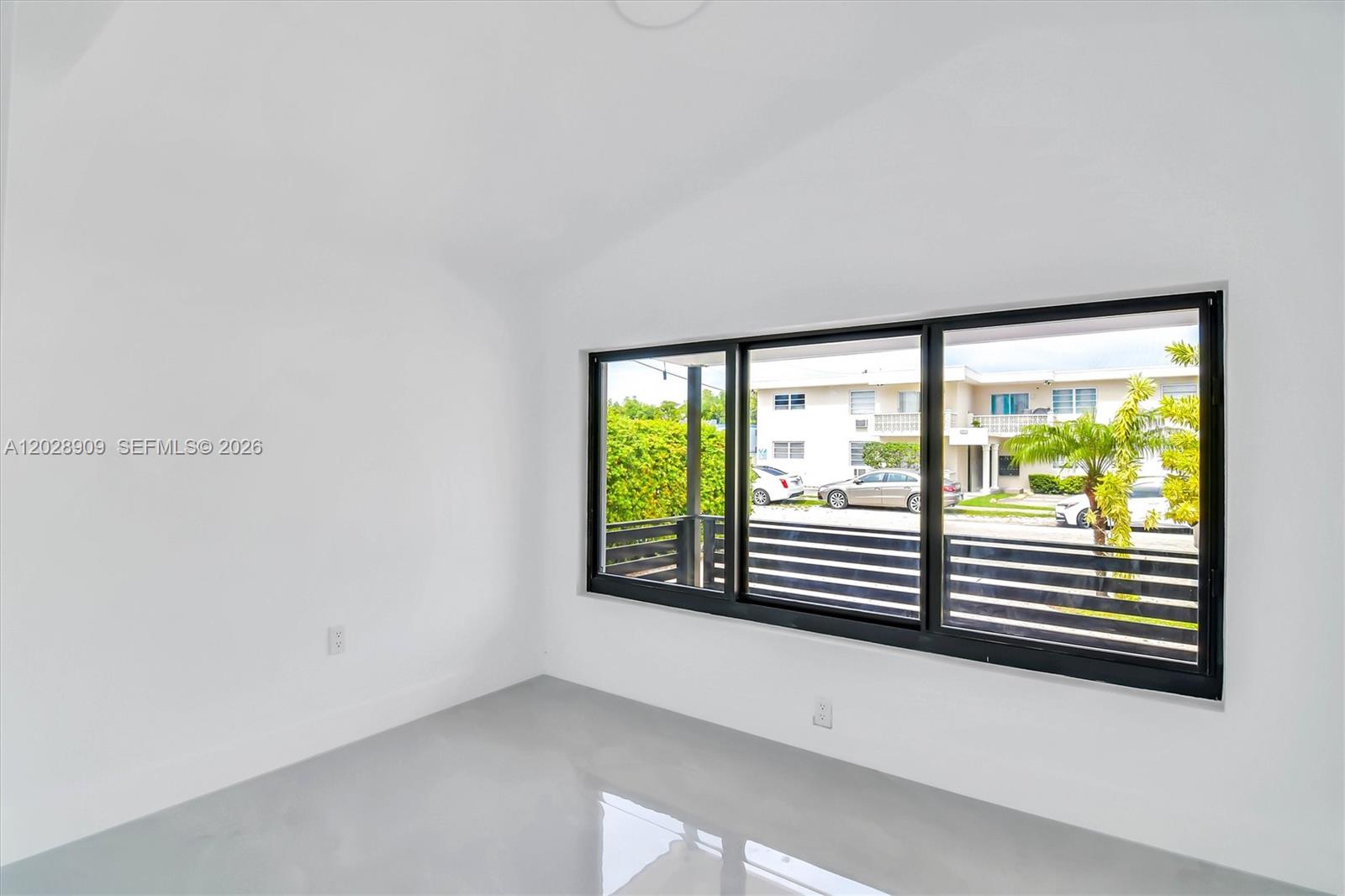 85 SW 30th Avenue